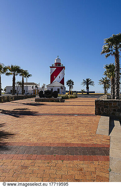 Sea Point Promenade und der Green Point Leuchtturm in Kapstadt; Sea Point  Kapstadt  Südafrika