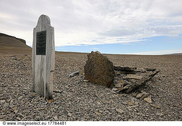 Seamen's graves  from 1846  Beechey Island  near Devon Island  Nunavut  Canada  North America