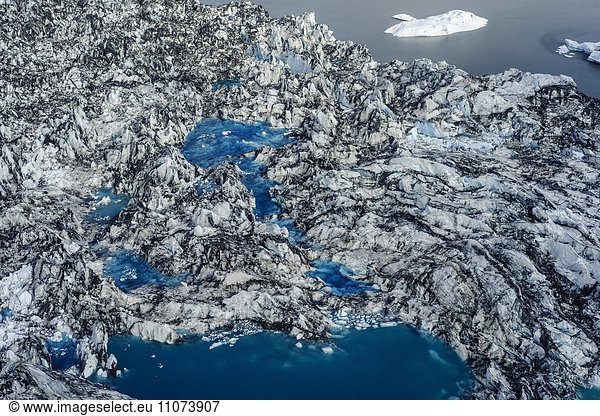 See Jökulsárló  Gletschersee  Gletscherflusslagune von Gletscher Jökulsarlon  Luftaufnahme  Island  Europa