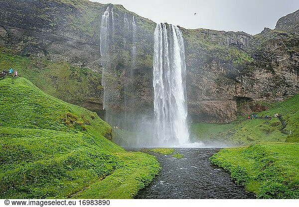 Seljalandsfoss-Wasserfall am Seljalands-Fluss in der Region Südisland.