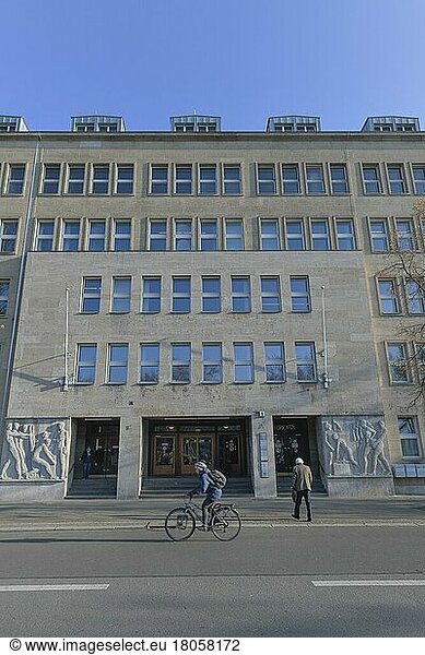 Senatsverwaltung für Stadtentwicklung und Wohnen  Senatsverwaltung für Umwelt  Verkehr und Klimaschutz  Fehrbelliner Platz  Wilmersdorf  Charlottenburg-Wilmersdorf  Berlin  Deutschland  Europa