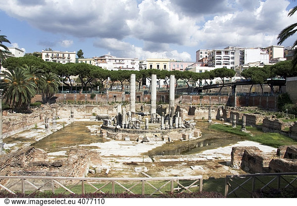 Serapeum  römischer Tempel  macellum  Pozzuoli  Puteoli  Neapel  Kampanien  Italien  Europa