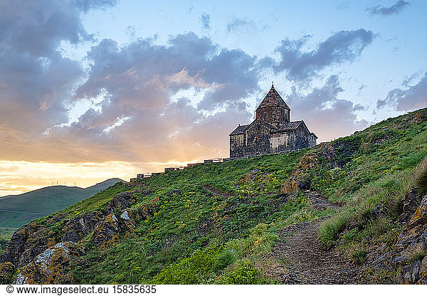 Sewanawank-Kirche am Sewan-See bei Sonnenuntergang  Sewan  Gegharkunik-Provinz  Armenien