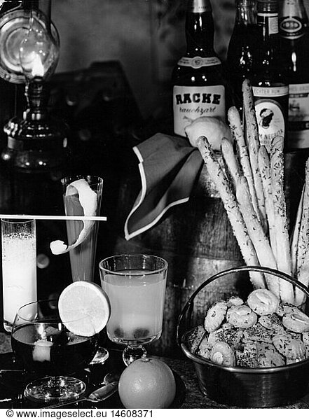 SG hist.  Alkohol  Cocktails  Wodka-Flip  Teenager-Drink  Tomato-Drink  Cup for two  Salzstangen  KÃ¤se-MÃ¼rbegebÃ¤ck  1960er Jahre