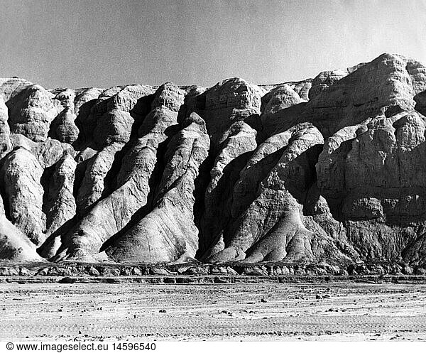 SG hist  ArchÃ¤ologie  Israel  Timna  Wadi Arava  angebliche Kupferminen des KÃ¶nig Salomon  Landschaft  1955