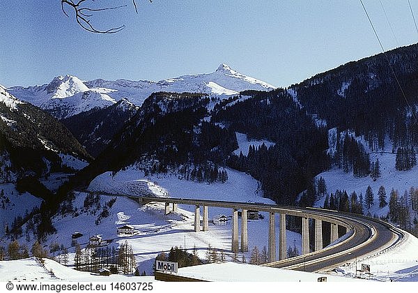 SG hist.  Architektur  BrÃ¼cken  BrÃ¼ckenbau  AutobahnbrÃ¼cken  Brennerautobahn  Italien  SÃ¼dtirol  1971