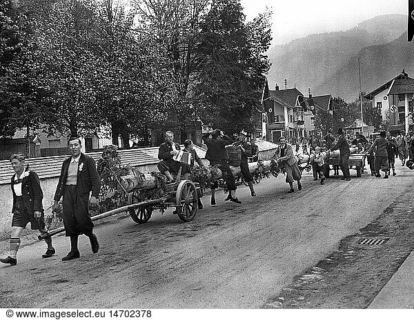 SG. hist.  Brauchtum  Maibaum  Transport ins Dorf  Oberbayern  1.5.1936 SG. hist., Brauchtum, Maibaum, Transport ins Dorf, Oberbayern, 1.5.1936,