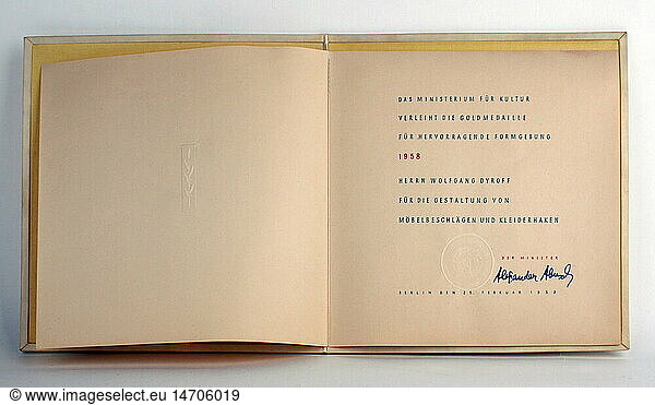 SG hist.  Dokumente  Urkunde zur Goldmedaille des Ministerium fÃ¼r Kultur fÃ¼r hervorragende Formgestaltung  DDR  1958