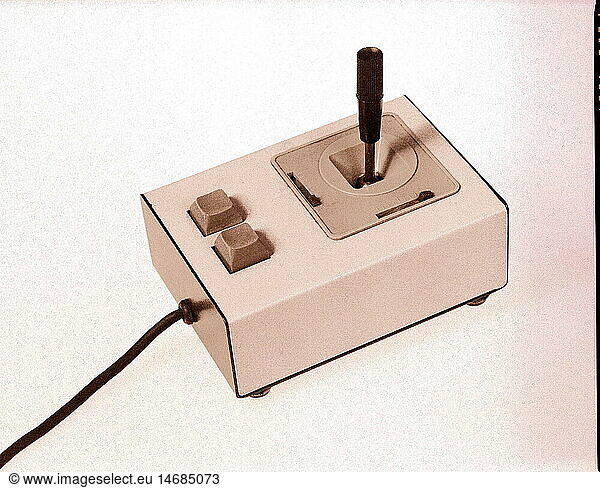 SG hist.  EDV  Computer  frÃ¼her Joystick fÃ¼r Apple Computer  um 1983 SG hist., EDV, Computer, frÃ¼her Joystick fÃ¼r Apple Computer, um 1983,