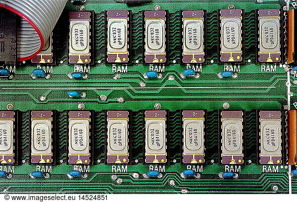 SG hist.  EDV / Elektronik  Hardware  RAM Bausteine eines frÃ¼hen Personal Computers  mit 16 bis maximal 128 KB ausgerÃ¼stet  Apple II europlus  USA  1978 SG hist., EDV / Elektronik, Hardware, RAM Bausteine eines frÃ¼hen Personal Computers, mit 16 bis maximal 128 KB ausgerÃ¼stet, Apple II europlus, USA, 1978,