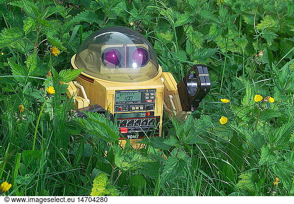 SG hist.  EDV / Elektronik  Roboter  in der Natur  japanisches Elektronikspielzeug  mit eingebauter Musikanlage  Japan  1979