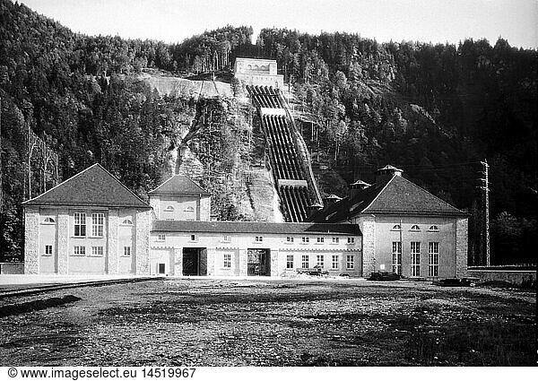 SG hist.  Energie  Wasserkraft  Kraftwerk Walchensee Oberbayern  in Betrieb genommen 1924  AuÃŸenansicht  1925 SG hist., Energie, Wasserkraft, Kraftwerk Walchensee Oberbayern, in Betrieb genommen 1924, AuÃŸenansicht, 1925,