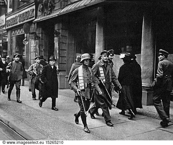 SG hist.  Ereignisse  Novemberrevolution 1918 - 1919  Patrouille der Regierungstruppen in der Leipziger StraÃŸe  Berlin  1919