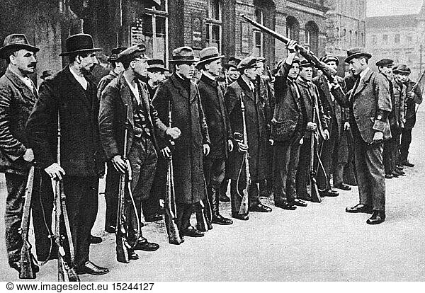 SG hist.  Ereignisse  Ruhraufstand  13.3. - 12.4. 1920  Inspektion bei einer Einheit der Roten Ruhrarmee