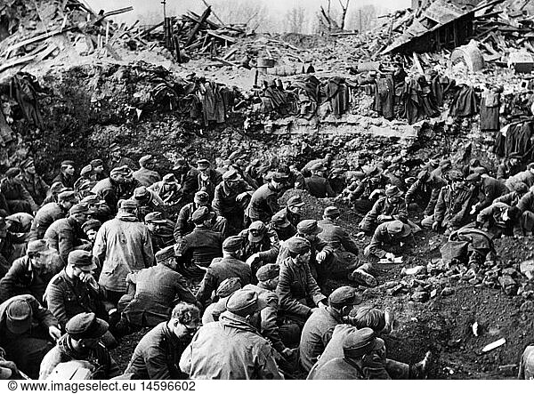 SG hist.  Ereignisse  2. Weltkrieg/WKII  Deutschland  von Briten gefangene deutsche Soldaten in Sammellager  nÃ¶rdliches Rheinland  MÃ¤rz 1945