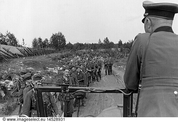 SG hist.  Ereignisse  2. Weltkrieg/WKII  Finnland  Karelien  deut. Infanteriekolonne  GesprÃ¤ch mit dem Kommandeur  1941