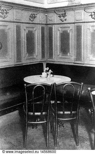 SG hist.  Gastronomie  Cafes  Innen  Cafe Gasteig  MÃ¼nchen  1919