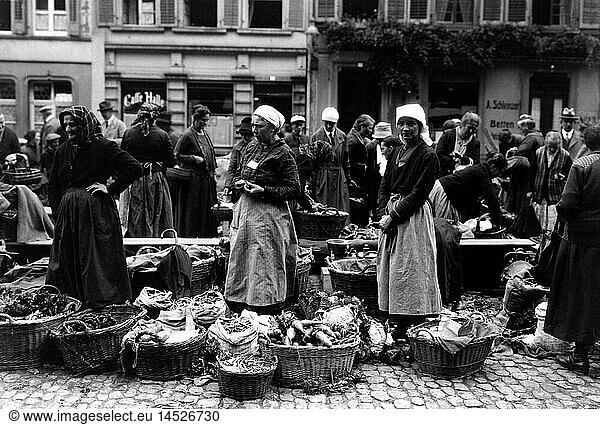SG hist.  Handel  Markt  Wochenmarkt in Freiburg  1930 SG hist., Handel, Markt, Wochenmarkt in Freiburg, 1930,