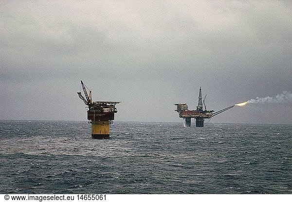 SG hist.  Industrie  Ã–l  Bohrinsel im Meer  Bohrplattform Brent B  nordÃ¶stlich von Schottland in der Nordsee verankert  1978