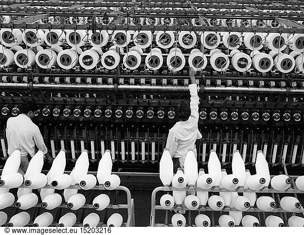 SG hist.  Industrie  Textilien  Bayer Textilfasern im Werk Dormagen  1970er Jahre