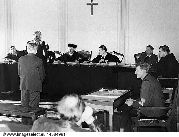 SG hist.  Justiz  Gerichtsszenen  Schwurgerichtsverhandlung auf dem Land  Bayern  1950er Jahre