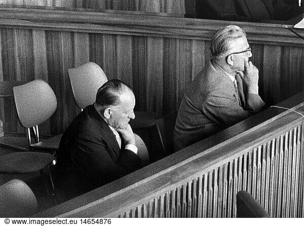 SG hist  Justiz  Prozesse  RÃ¶hm-Prozess  MÃ¼nchen  Mai 1957  die Angeklagten Josef 'Sepp' Dietrich und Michael Lippert wÃ¤hrend der UrteilsverkÃ¼ndung  14.5.1957