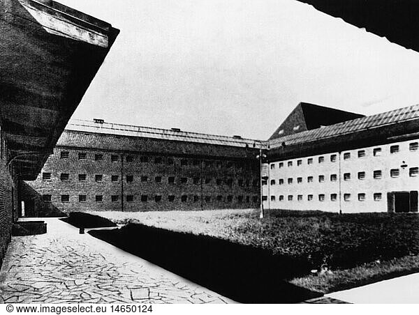 SG hist.  Justiz  Strafvollzug  Haft  GefÃ¤ngnis  Zuchthaus in Brandenburg an der Havel - GÃ¶rden  AuÃŸenansicht  Innenhof  1940er Jahre