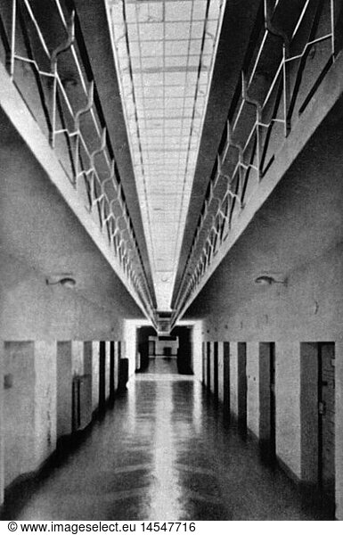 SG hist.  Justiz  Strafvollzug  Haft  GefÃ¤ngnis  Zuchthaus in Brandenburg an der Havel - GÃ¶rden  Innenansicht  Zellenblock  1940er Jahre