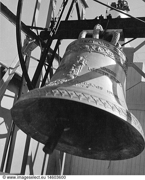 SG hist.  Metalle  Glocken  Kirchenglocke mit Inschrift 'Unsere letzte Stunde'  20. Jahrhundert