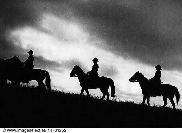 SG hist.  MilitÃ¤r  LÃ¤nder  Australien  MilitÃ¤rakademie Duntroon  Kadetten bei einer Patrouille zu Pferd  um 1940
