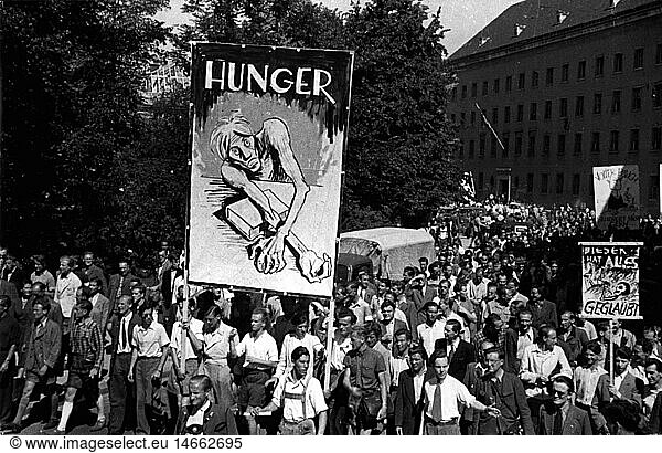 SG hist.  Nachkriegszeit  Deutschland  Not und Elend  Demonstration gegen schlechte Versorgung mit Lebensmittel  'Hungermarsch' MÃ¼nchner Studenten  Mai 1948