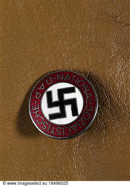SG. hist.  Nationalsozialismus  Organisationen  Parteiorganisation (PO)  Parteiabzeichen der NSDAP  1930er Jahre