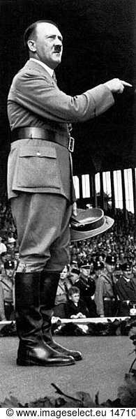 SG hist.  Nationalsozialismus  Reichsparteitage  'Reichsparteitag der Freiheit'  10. - 16.9.1935  Reichskanzler Adolf Hitler spricht zur Hitlerjugend  NÃ¼rnberg  StÃ¤dtisches Stadion  NÃ¼rnberg