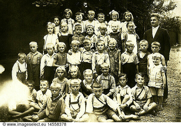 SG hist.  PÃ¤dagogik  Klassenfoto  Schulklasse  Deutschland  um 1930