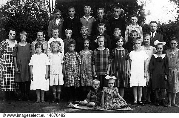 SG hist.  PÃ¤dagogik  Klassenfotos  Schulklasse  Neukirchen  16.6.1926