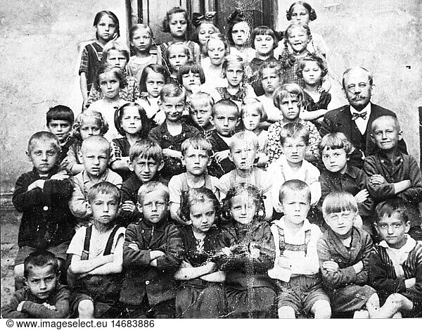 SG hist.  PÃ¤dagogik  Klassenfotos  Schulklasse  um 1910