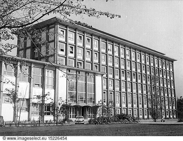 SG hist.  PÃ¤dagogik  UniversitÃ¤ten  Technische UniversitÃ¤t Dresden  GebÃ¤ude der FakultÃ¤t fÃ¼r Nukleartechnik  AuÃŸenansicht  27.9.1961