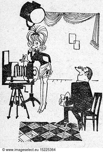 SG hist.  Photographie  Karikaturen  Fotografin bringt ihr Modell zum lÃ¤cheln  Zeichnung von Theo Immisch (1925 - 2004)  aus der Serie 'Bitte recht freundlich!'  aus: 'Wochenpost'  Nummer 35  Berlin  1965