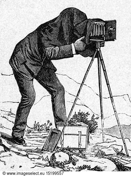 SG hist.  Photographie  Photographen  Fotograf beim Einstellen des Bildes  Xylografie  19. Jahrhundert
