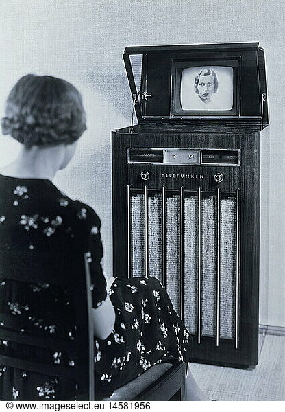 SG hist.  Rundfunk  Fernsehen  Telefunken  Spiegelbetrachtung  Fernsehtruhe  1938 - 30er Jahre
