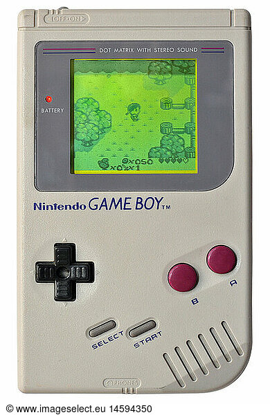 SG hist.  Spielzeug  Nintendo Game Boy  erste Fassung  monochromer Bildschirm  eingeschaltet  hier mit dem Spielmodul 'Quest for Camelot' auf dem Bildschirm  Dot Matrix LCD  mit Stereo Sound  Japan  1989