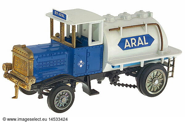 SG hist.  Spielzeug  Spielzeugautos  Aral Tanklaster  1920er Jahre