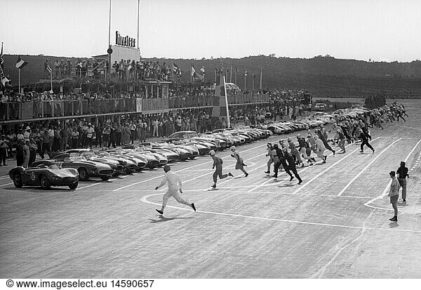 SG hist.  Sport  Autorennen  Start eines Autorennens  1960er Jahre