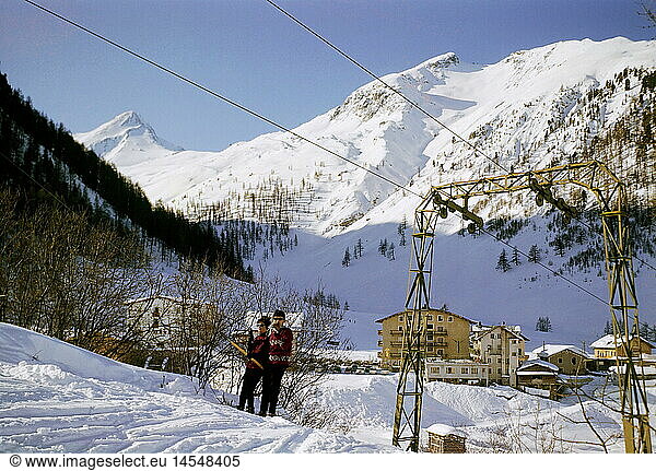 SG hist.  Sport  Ski  Ski Alpin  Paar in Schlepplift  1960er Jahre