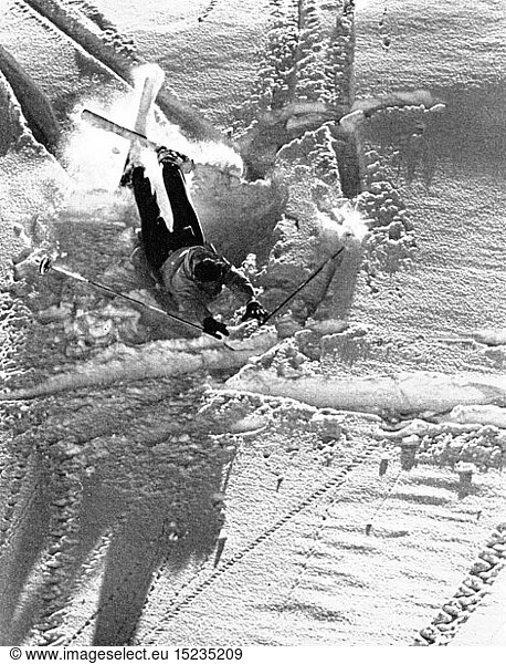 SG hist.  Sport  Wintersport  Skifahren  gestÃ¼rzter Skifahrer  1950er Jahre