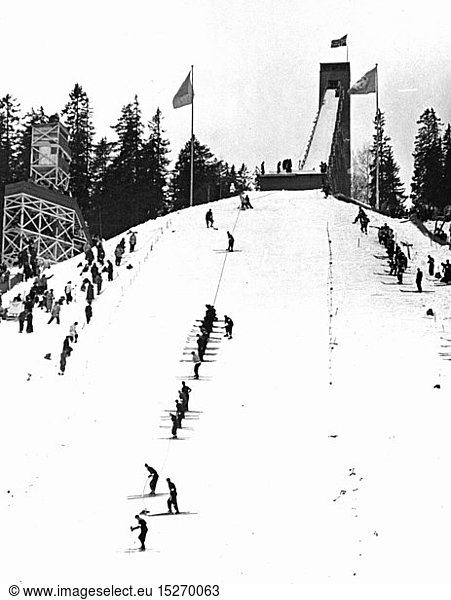 SG hist.  Sport  Wintersport  Skispringen  Holmenkollen Sprungschanze  Vorbereitung zu einem Wettbewerb  Oslo  1930er Jahre