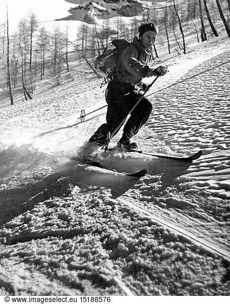 SG hist.  Sport  Wintersport  Skitour  Tourenfahrer im Gebirge  um 1950
