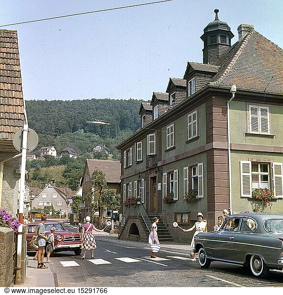 SG hist.  Verkehr  Auto  Borgward Isabella Limousine  Deutschland  1960