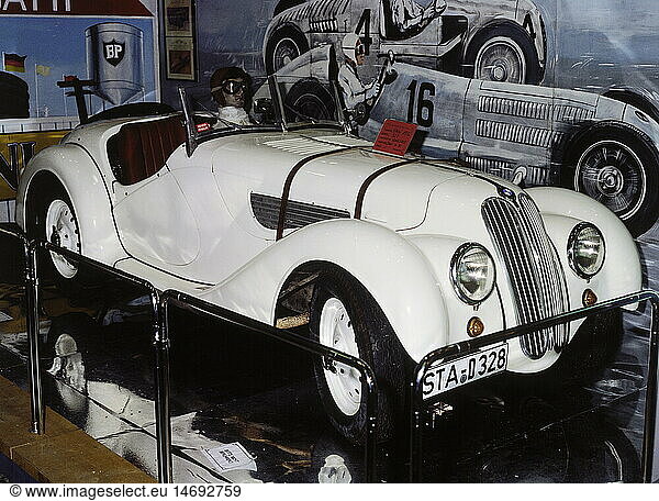 SG hist.  Verkehr  Auto  Typen  BMW  weiÃŸes Cabriolet  Museum