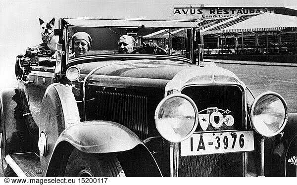 SG hist.  Verkehr  Auto  Typen  Buick Serie 40  Karosserie von Carl Heinrich GlÃ¤ser  Baujahr 1930  auf dem AVUS  Berlin  1930er Jahre
